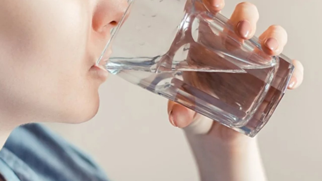 Uzmanlardan uyarı geldi: Sahurda ne kadar su tüketilmeli?