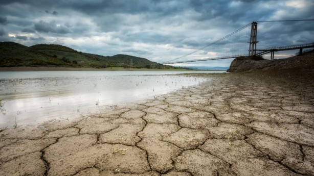 Foto - Uzmanlardan yapay zeka uyarısı! İklimi alt üst ediyor!