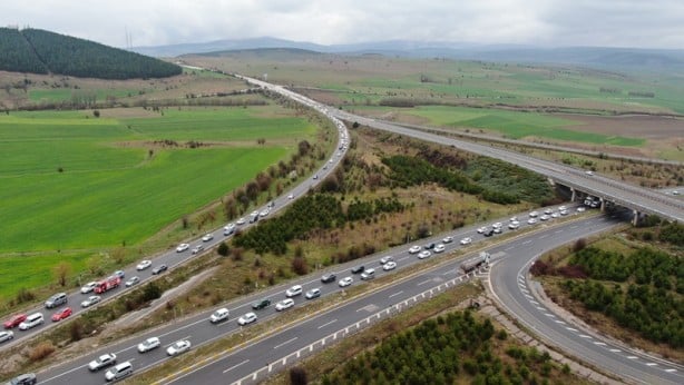 Foto - Uzun araç kuyruğu dron ile görüntülendi