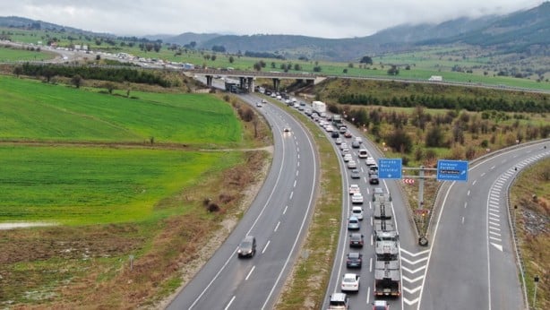 Foto - Uzun araç kuyruğu dron ile görüntülendi