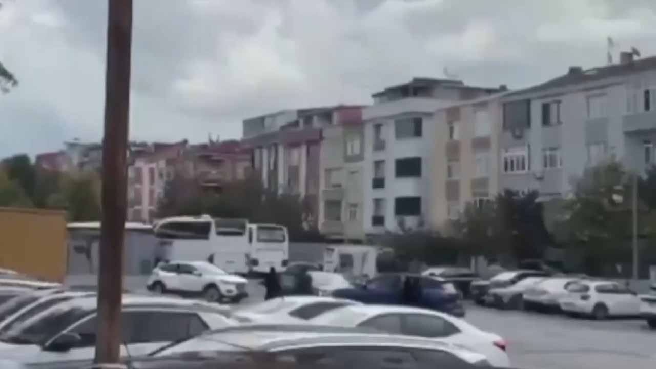 Uzun namlulu silahlarla 7 kilo altın çaldılar! Arabada pişkin pişkin böyle poz verdiler