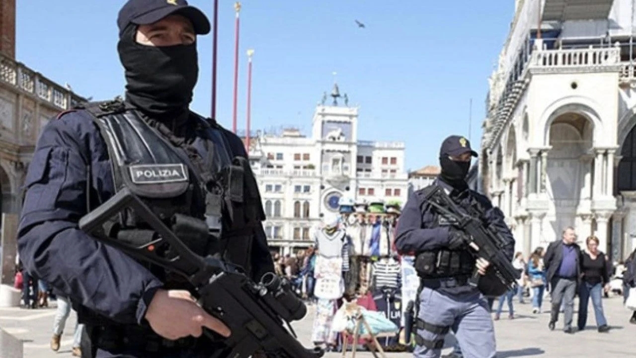 Uzun namlulu silahlarla yakalanmışlardı! İtalya’yı karıştıran 2 Türk’ün kim olduğu ortaya çıktı