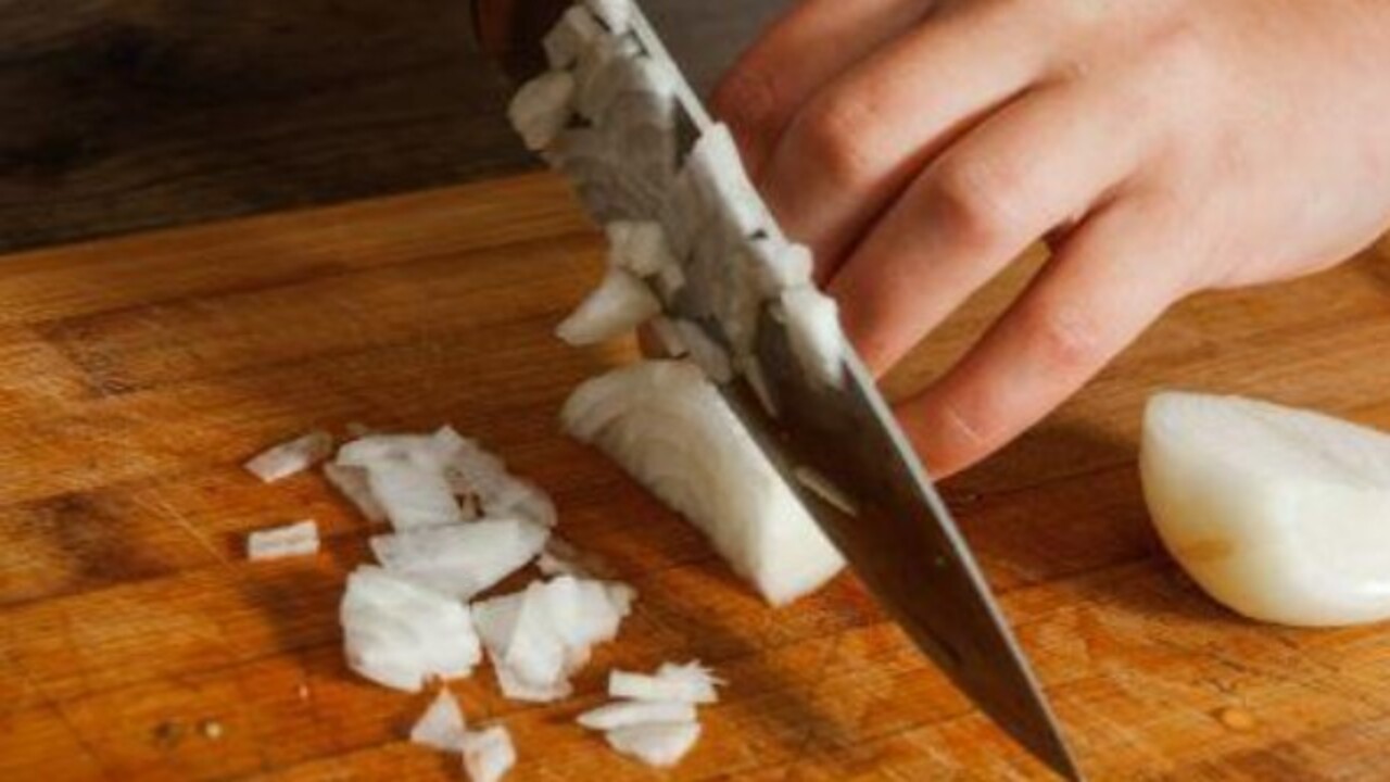 Foto - Uzun süre bekletince…! Dilimlenmiş soğanın zararı açıklandı