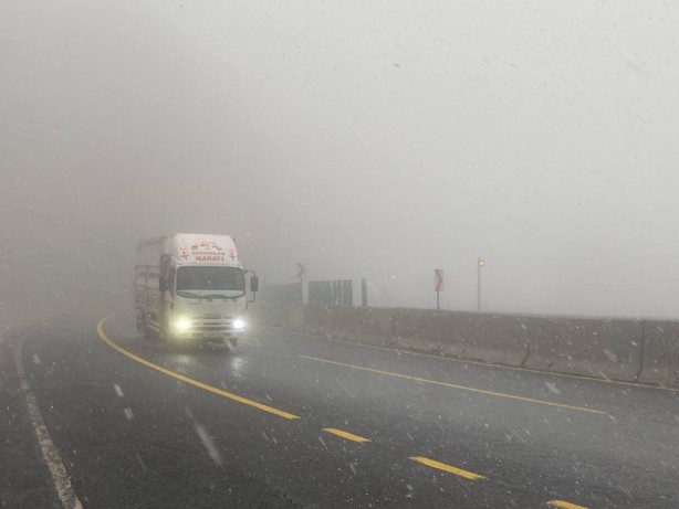 Foto - Uzun yola çıkacaklar dikkat! Bolu Dağı'nda kar etkisini arttırdı!