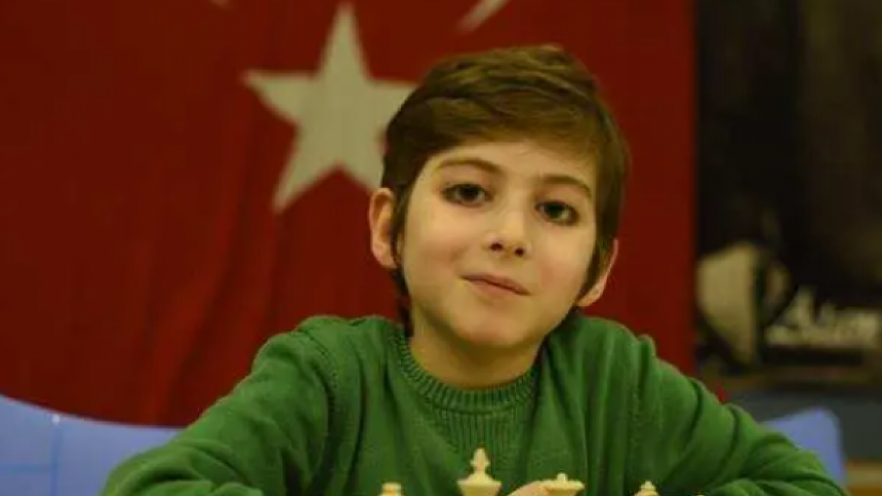 Uzun zamandır ortalarda yoktu!: İşte filozof Atakan'ın son hali!