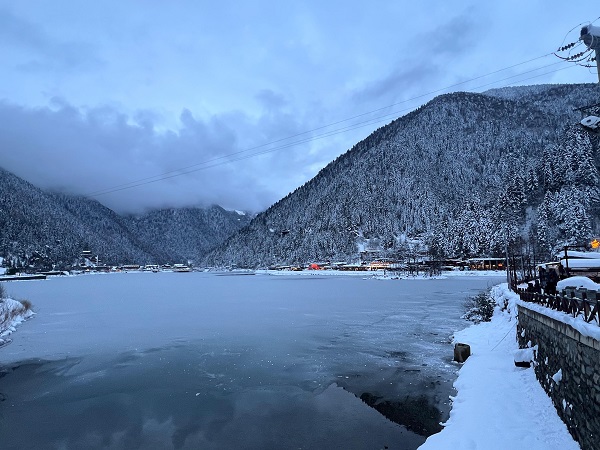 Foto - Uzungöl buz tuttu