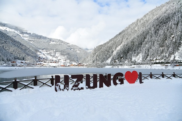Foto - Uzungöl buz tuttu
