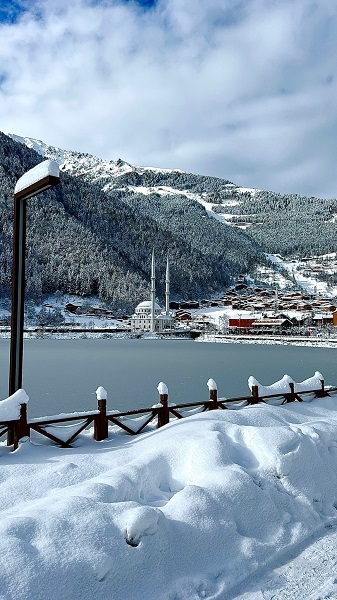 Foto - Uzungöl buz tuttu