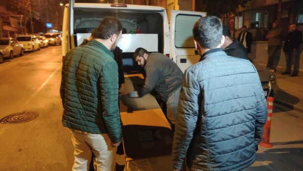 Foto - Vahşet! Karısını önce eşarpla boğmaya çalıştı sonra bıçakla boğazını kesti