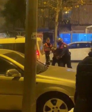 Foto - Vahşet! Karısını önce eşarpla boğmaya çalıştı sonra bıçakla boğazını kesti