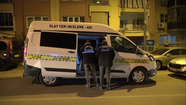 Foto - Vahşet! Karısını önce eşarpla boğmaya çalıştı sonra bıçakla boğazını kesti