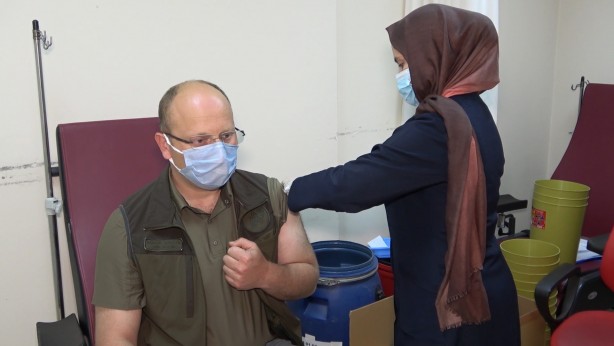 Vaka sayıları artınca hastanelerde aşı yoğunluğu başladı!