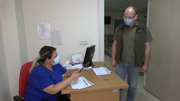 Foto - Vaka sayıları artınca hastanelerde aşı yoğunluğu başladı!
