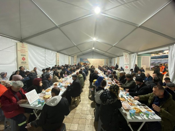Vakıflar Genel Müdürlüğü 81 ilde iftar sofrası kuracak
