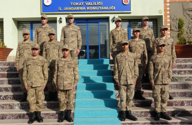 Vali bile şaşkına döndü! Bu askerleri görenler şok oluyor