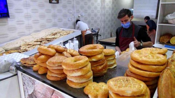 Foto - Vali ekmeğe zam girişimini durdurdu