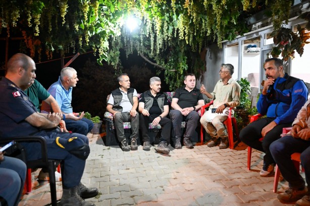 Foto - Vali Ergün yangın bölgesinde incelemelerde bulundu