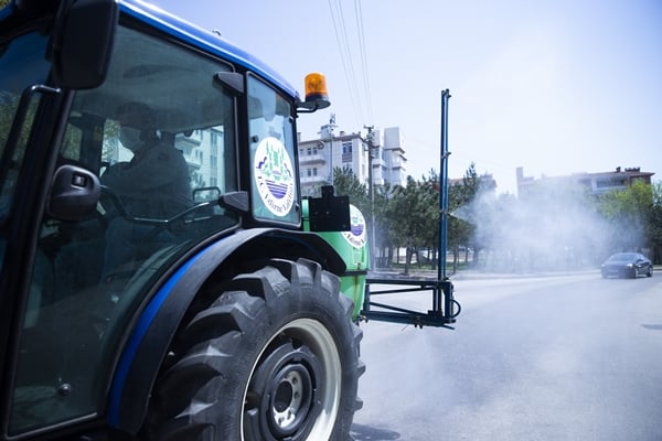 Foto - Vali talimat verdi: Dronla havadan da dezenfekte işlemi yapılıyor