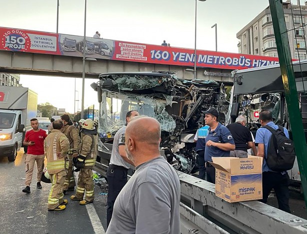 Foto - Vali Yerlikaya'dan metrobüs kazasına ilişkin ilk açıklama