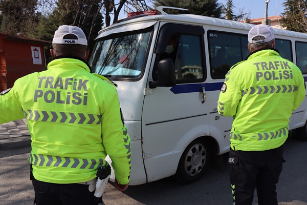 Foto - Validen vatandaşlara kritik uyarı: Kurallara uymazsak sıkıntılı günler bizi bekliyor
