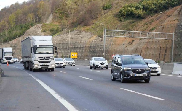 Foto - Valilik açıkladı! Kamyon, çekici ve tankerlerin yola çıkması yasak!