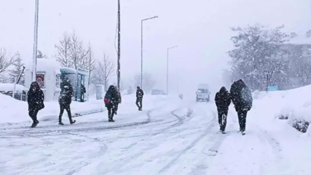 Foto - Valiliklerden peş peşe son dakika açıklamaları geliyor! Çok sayıda ilde okullar tatil edildi