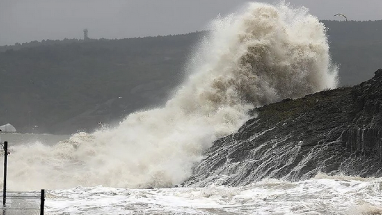 Foto - Valilikten açıklama geldi: Trabzon'da denize girişlere bugün de izin verilmiyor