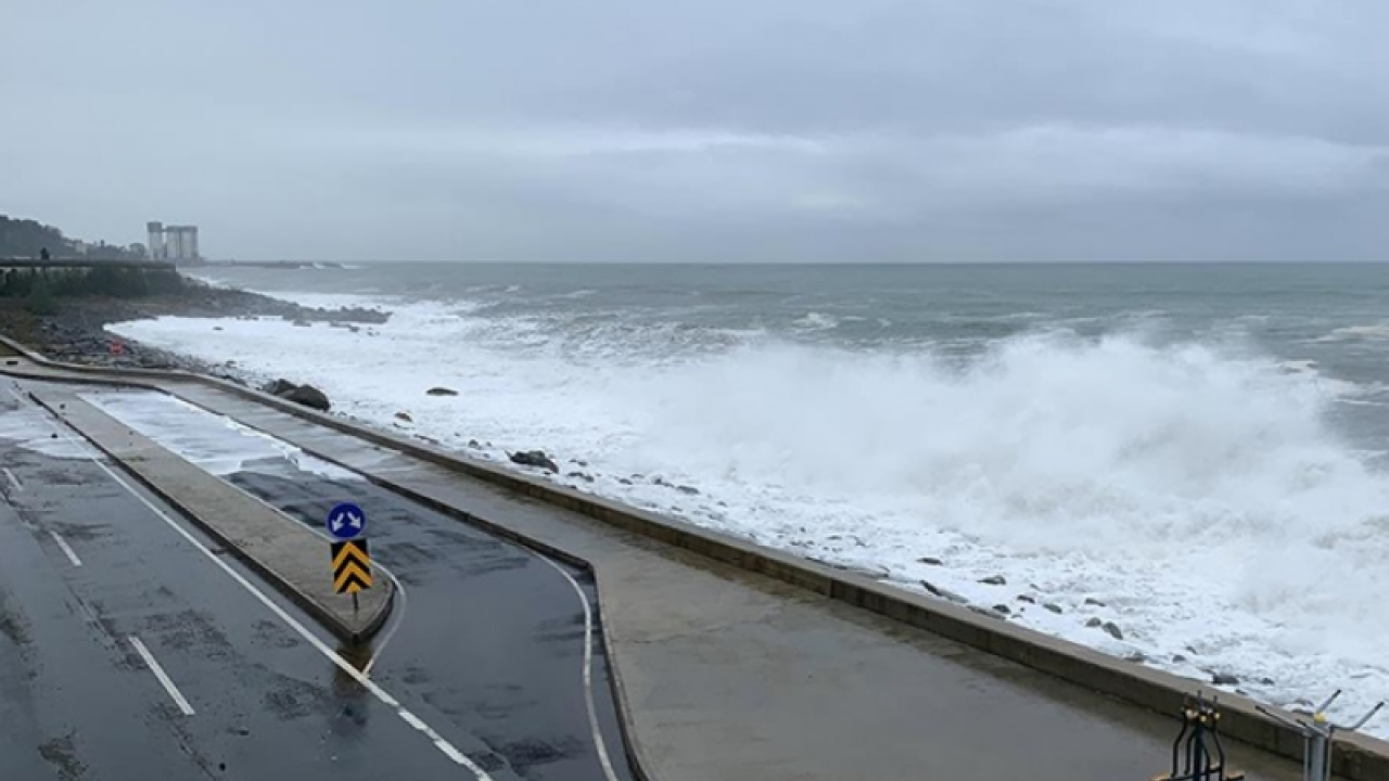 Foto - Valilikten açıklama geldi: Trabzon'da denize girişlere bugün de izin verilmiyor