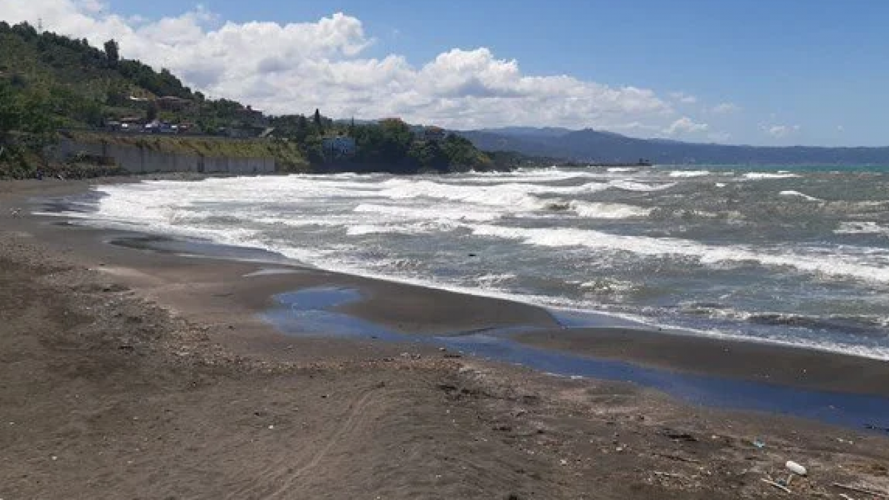 Valilikten açıklama geldi: Trabzon'da denize girişlere bugün de izin verilmiyor