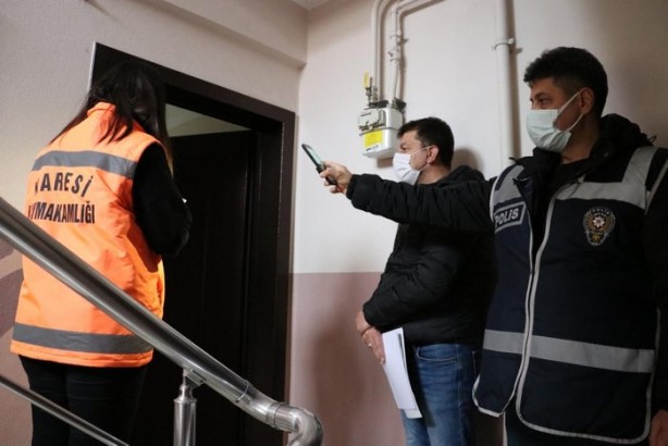 Foto - Valilikten yeni koronavirüs kararı! Evlere bu not asıldı