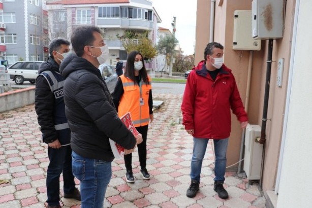 Foto - Valilikten yeni koronavirüs kararı! Evlere bu not asıldı