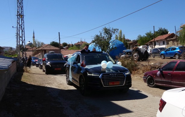 Foto - Valinin makam aracı şehit çocuklarının sünnet arabası oldu