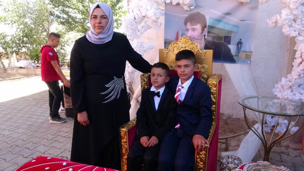 Foto - Valinin makam aracı şehit çocuklarının sünnet arabası oldu