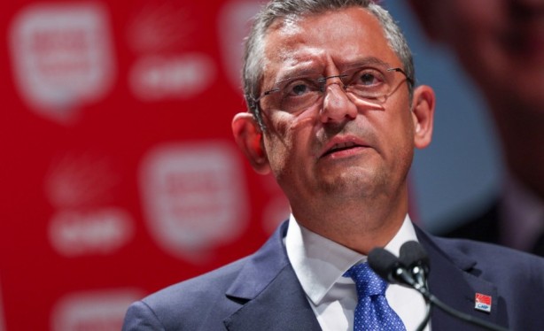 Foto - Van AK Parti’ye geçmişti… Özgür Özel’den "PKK sizi tükürüğüyle boğar" diyen DEM Partiliye destek!