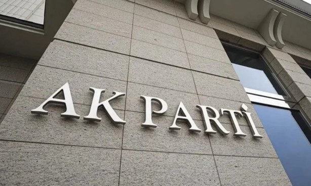 Foto - Van AK Parti’ye geçmişti… Özgür Özel’den "PKK sizi tükürüğüyle boğar" diyen DEM Partiliye destek!