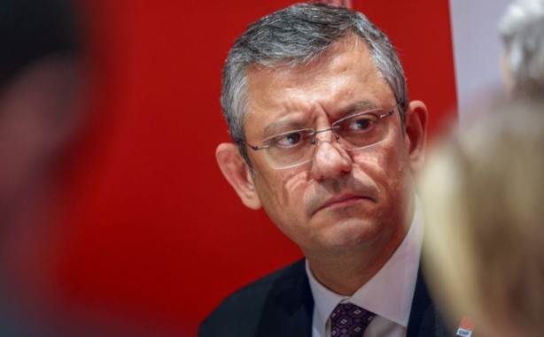 Foto - Van AK Parti’ye geçmişti… Özgür Özel’den "PKK sizi tükürüğüyle boğar" diyen DEM Partiliye destek!