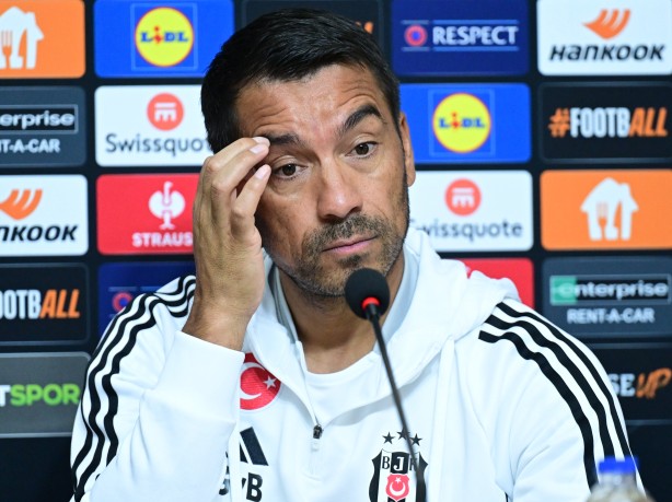 Foto - Van Bronckhorst'a beklemediği yerden destek! Bir daha stadyuma gelmesinler çıkışı sonrası!