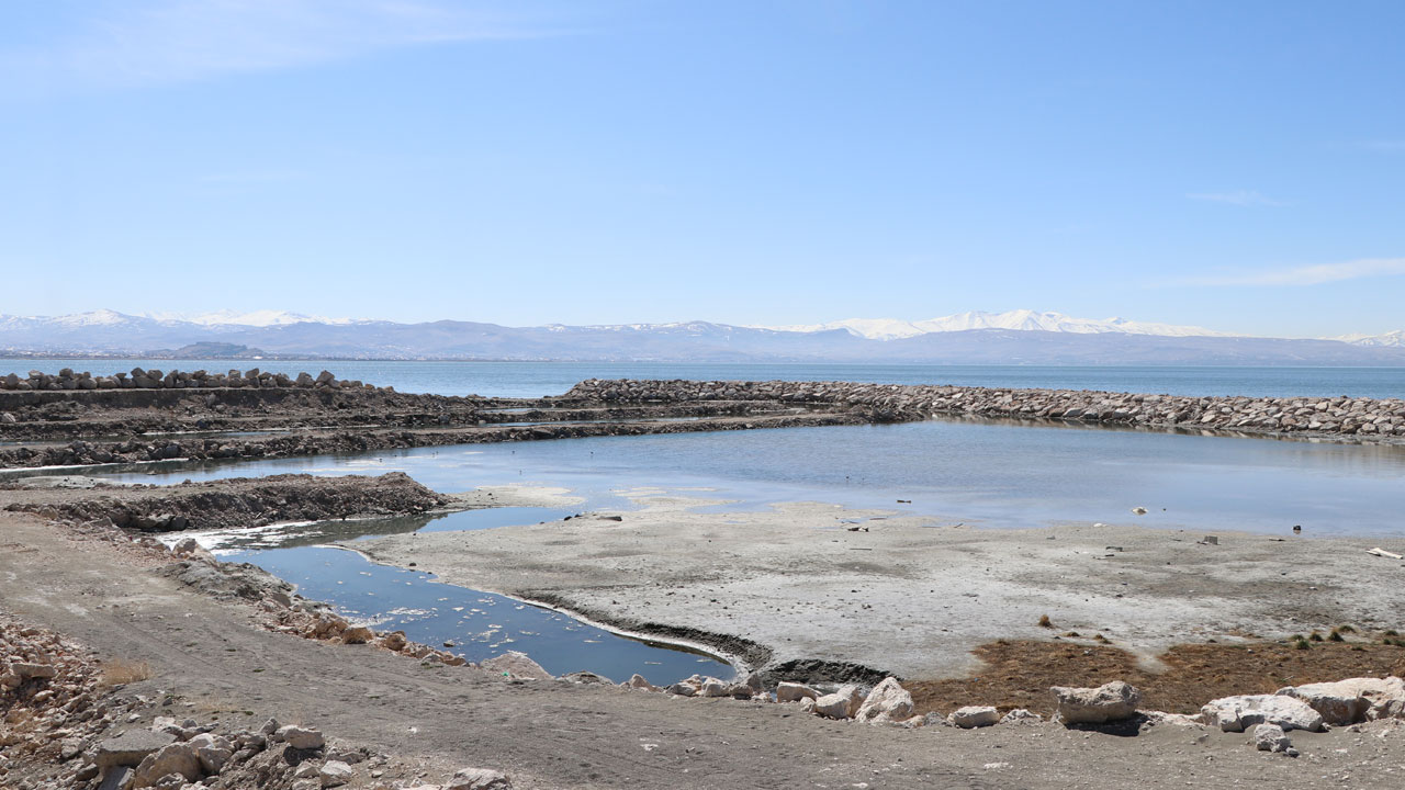 Foto - Van Gölü kuruyor mu? Bahar mevsiminde yağmazsa büyük kayıp kapıda!