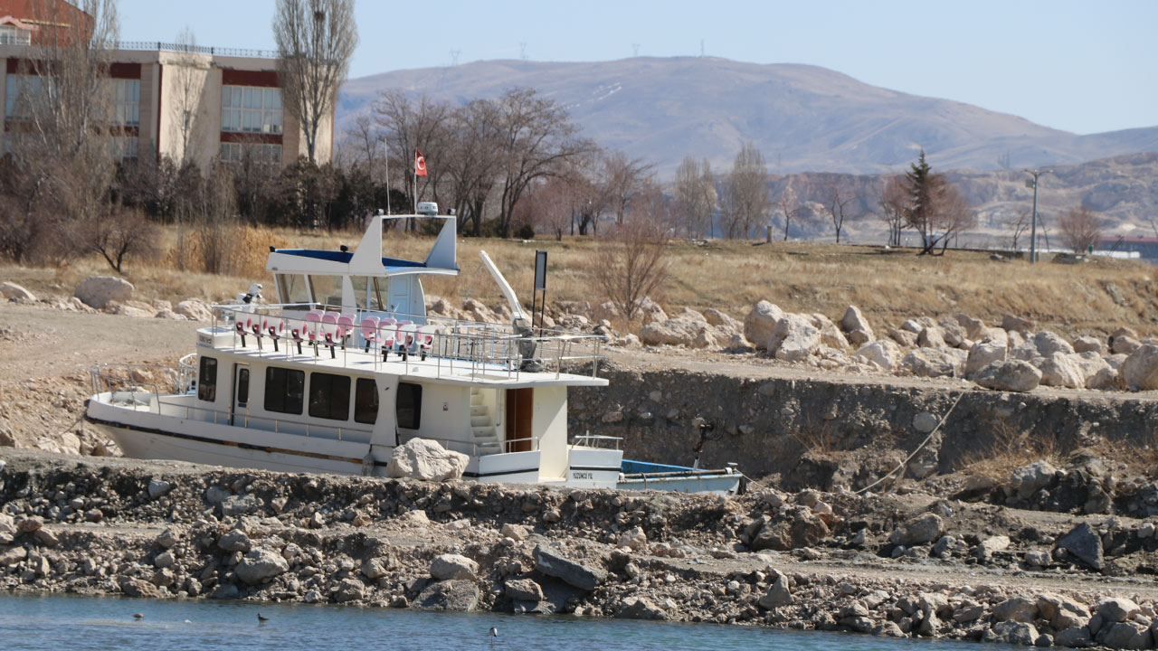 Foto - Van Gölü kuruyor mu? Bahar mevsiminde yağmazsa büyük kayıp kapıda!