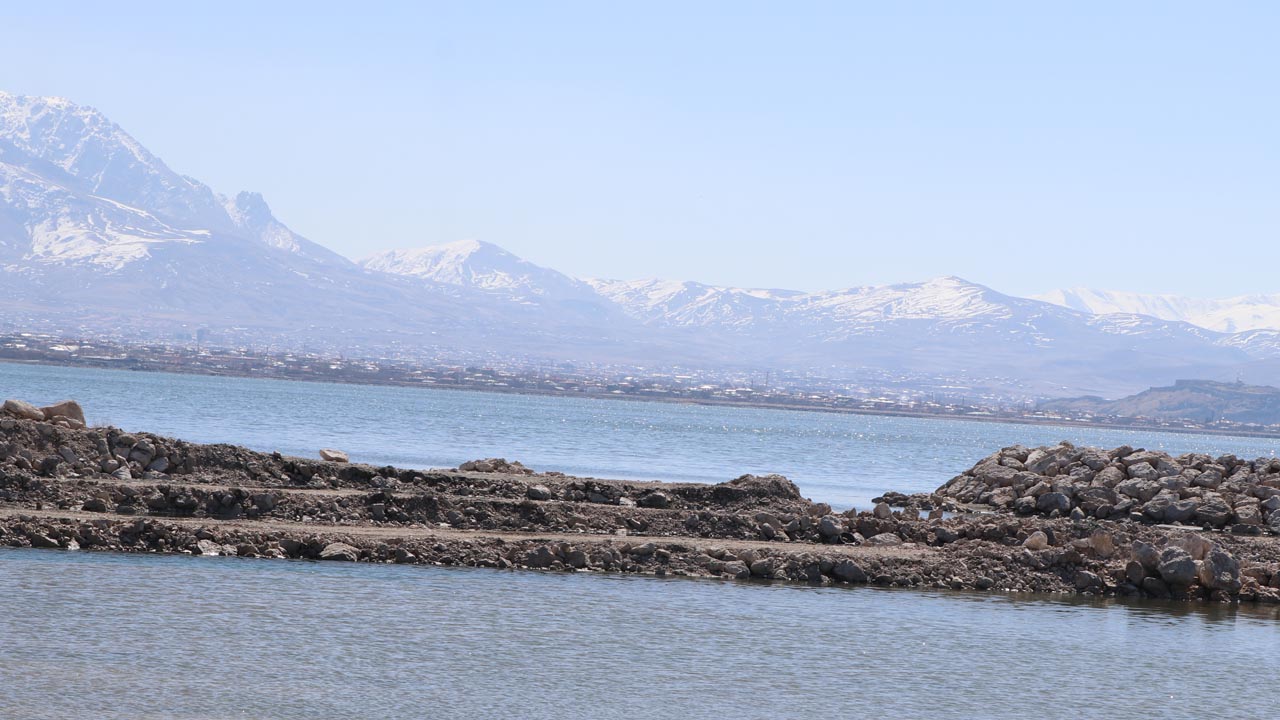 Foto - Van Gölü kuruyor mu? Bahar mevsiminde yağmazsa büyük kayıp kapıda!