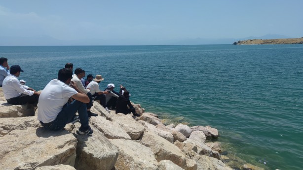 Foto - Van Gölü'nde kaybolan şahısın arama çalışmalarına helikopter desteği