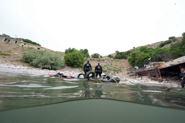 Foto - Van Gölü'nde su altı robotuyla temizlik yapıldı! Gölün derinliklerinden çıkanlar ‘Yok Artık’ dedirtti