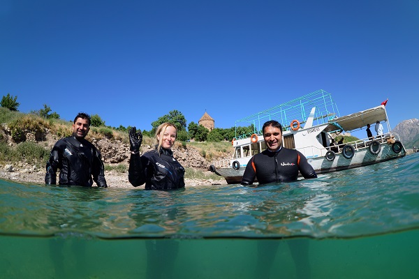 Foto - Van Gölü'nde su altı robotuyla temizlik yapıldı! Gölün derinliklerinden çıkanlar ‘Yok Artık’ dedirtti