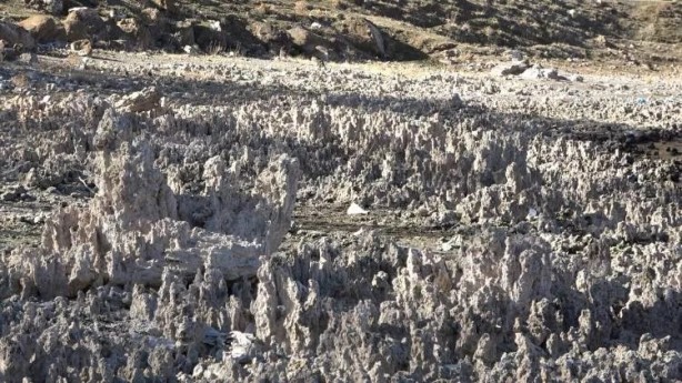 Foto - Van Gölü'nde sular çekildi! Ortaya çıktı