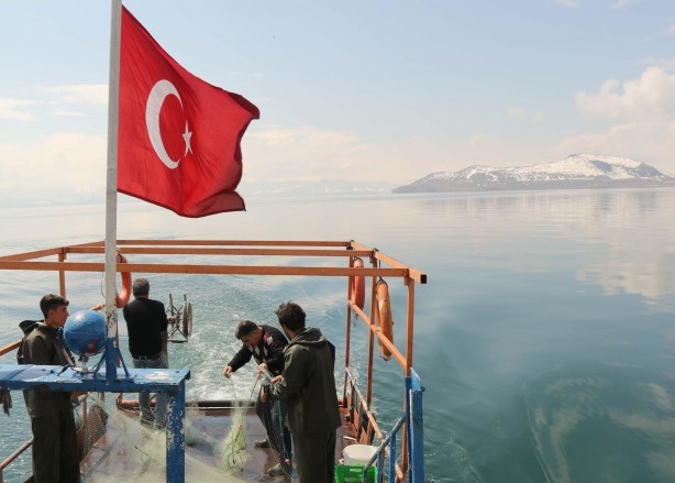 Foto - Van Gölü’nün eşsiz lezzeti: İnci kefali