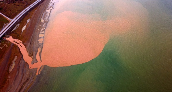 Foto - Van Gölü'nün rengi bu hale döndü! 