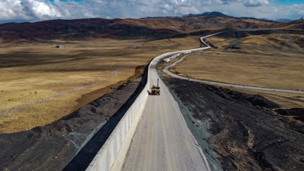 Foto - Van-İran sınırında bir yılda 120 bini aşkın düzensiz göçmenin ülkeye girişi engellendi