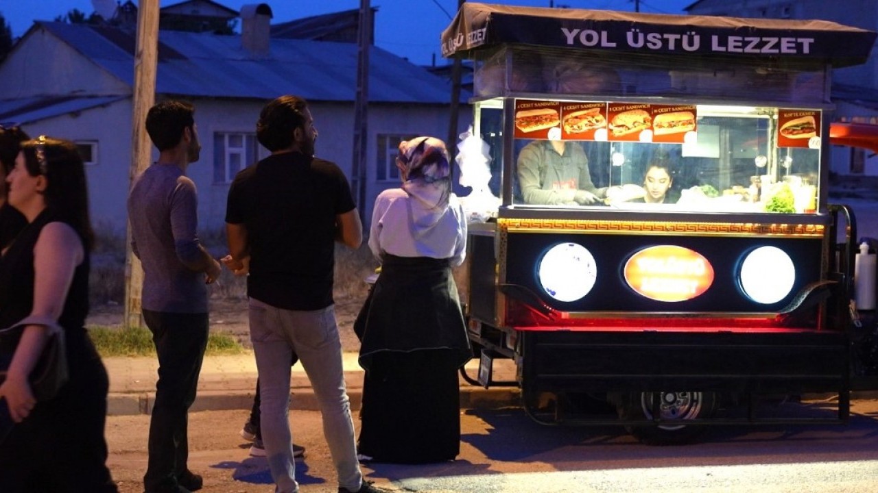 Foto - Van Kültür Yolu Festivali esnafın yüzünü güldürdü! 'Dört aylık işi bir haftada yaptık'