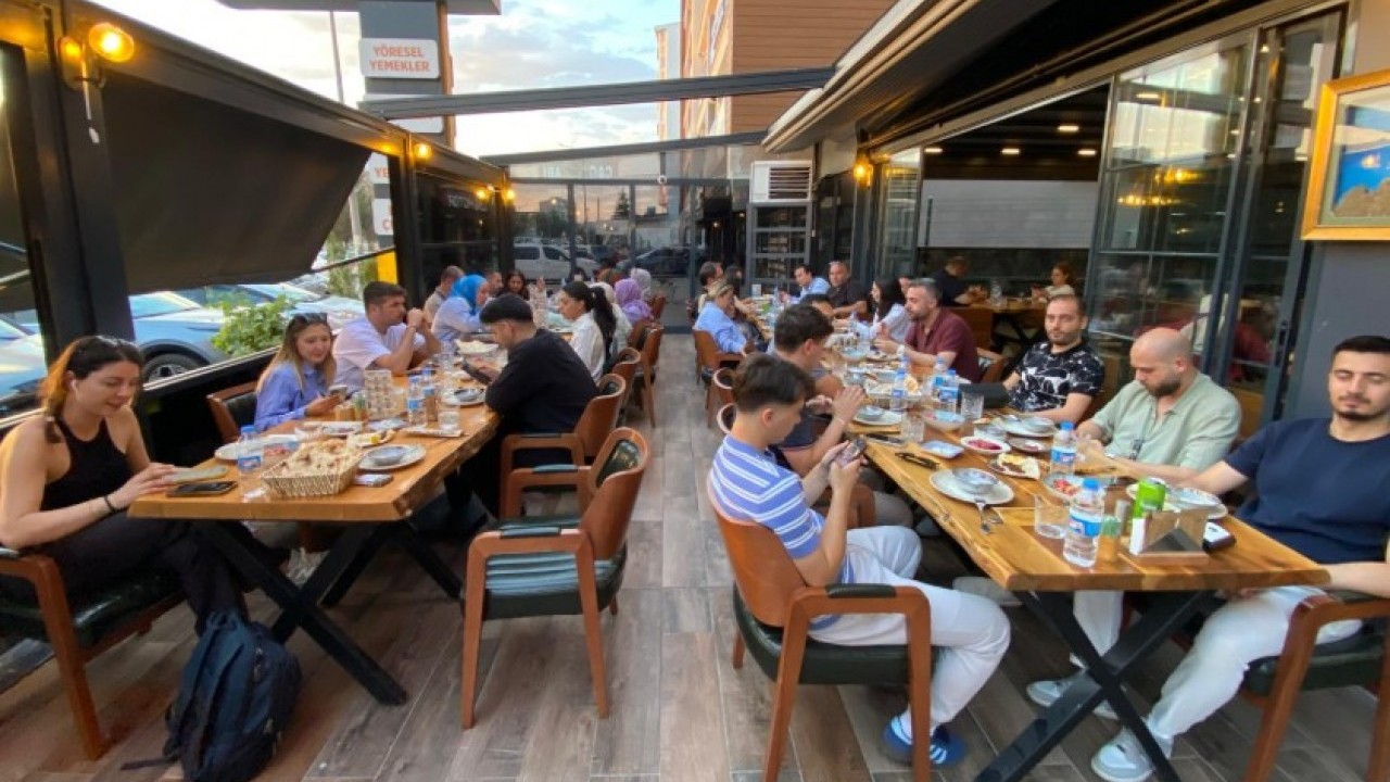 Van Kültür Yolu Festivali esnafın yüzünü güldürdü! 'Dört aylık işi bir haftada yaptık'