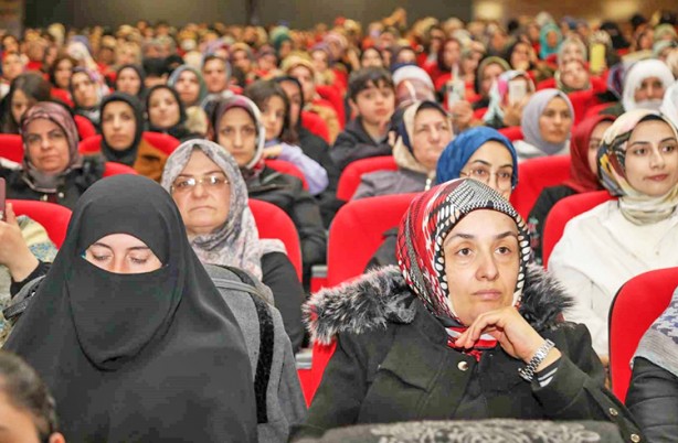 Foto - Van Valiliği ve Büyükşehir Belediyesi’nden söyleşi:‘Kadının Gücü Van’ın Gücü’